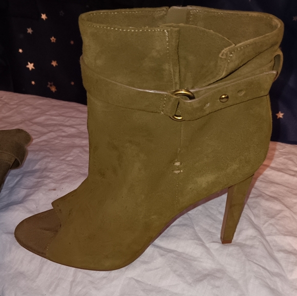 OLIVE GREEN SUEDE BOOTS - Picture 4 of 7